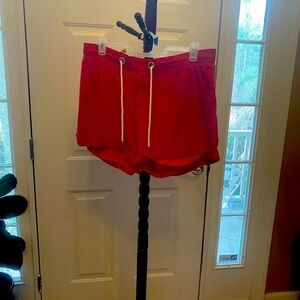 TOMMY HILLFIGER SHORTS SIZE 16